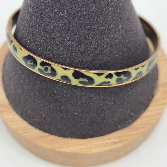 J Crew Enamel Leopard Print Gold Tone Narrow Bangle NWOT! - Picture 2 of 8